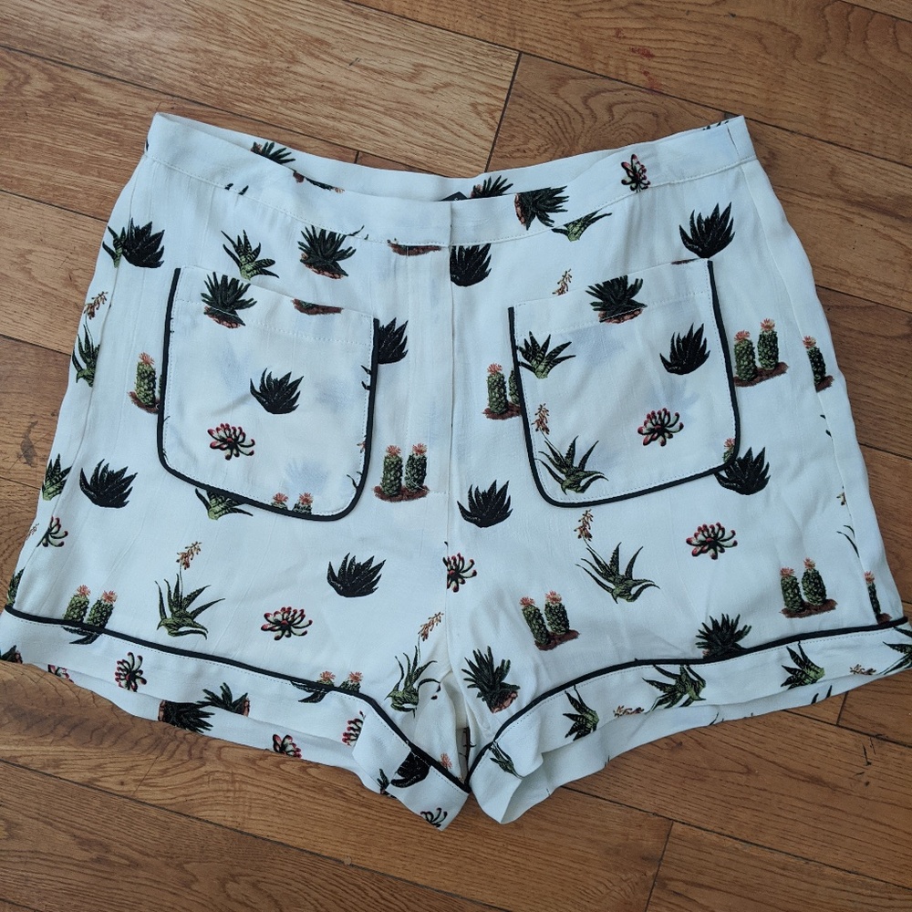 Top Shop Cactus Print White Short Sz 6